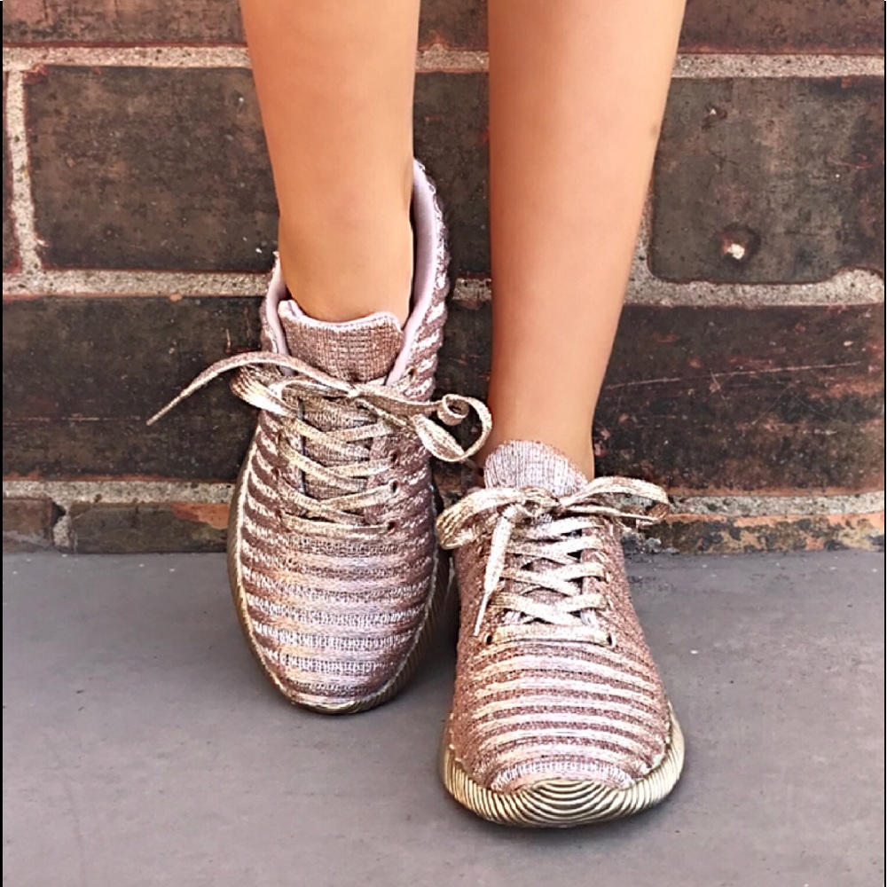 Sparkle tennis shoes✨
